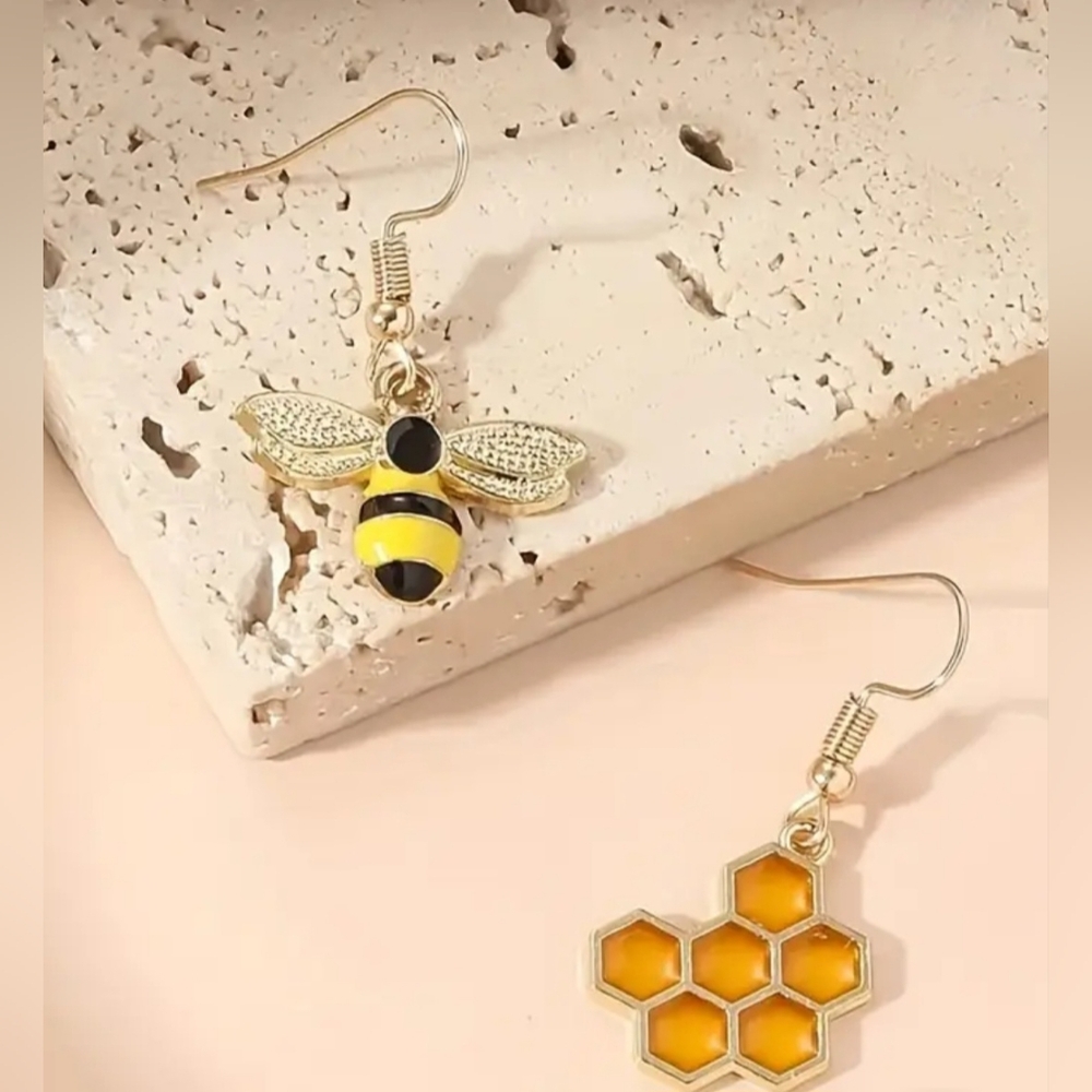 Bee & Honeycomb Decor Mismatched Drop Earrings - Picture 4 of 8